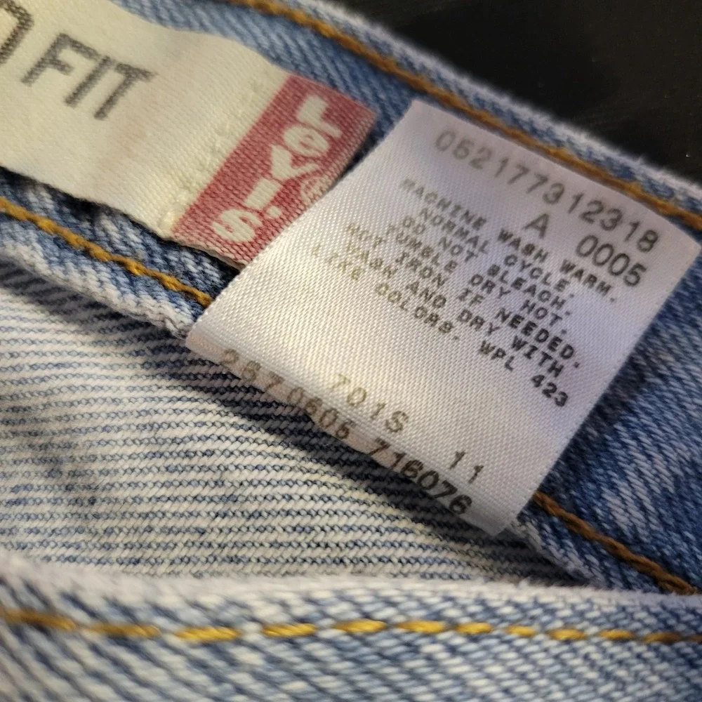 Levis 550 Relaxed Fit Light Wash Denim Jeans Mens 31x32 Vintage Style Y2K